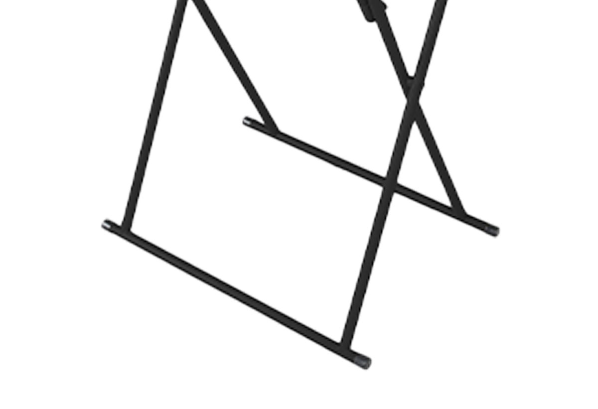 Λεπτομέρεια από τα μεταλλικά πόδια του τραπεζιού Mango.